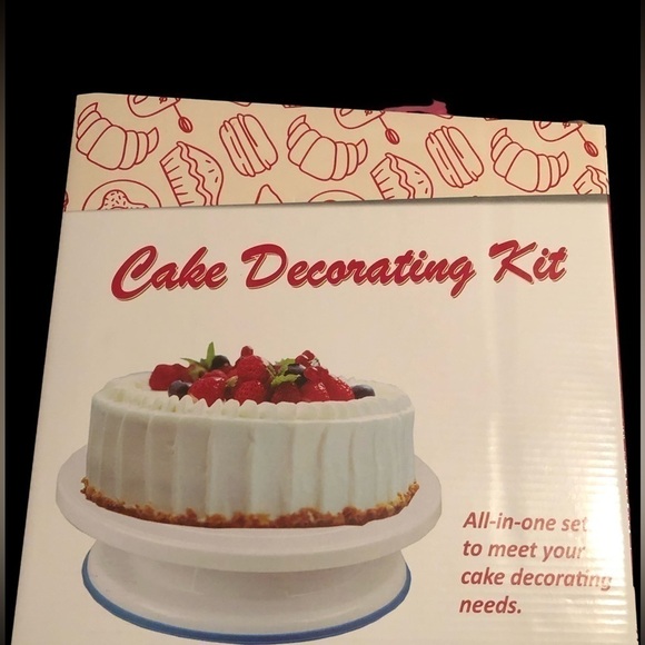 Other - CAKE DECORATING KIT